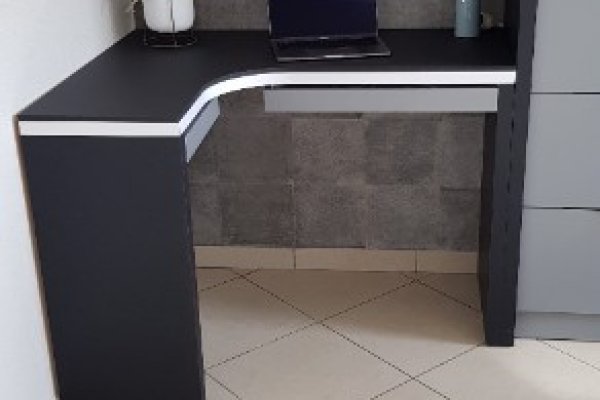 Petit Bureau d'Angle Sur Mesure en Noir Mat et Gris - Valenciennes