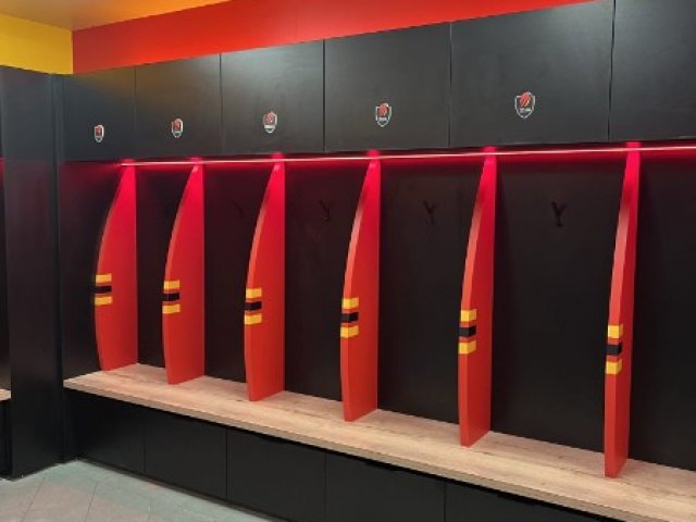 Aménagement des vestiaires de rugby